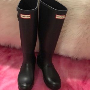 Hunter Tall Black Rainboots (Size 8/39)